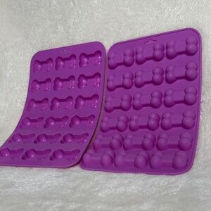 Set of 2 Silicone Molds for Baking, Candy Making or Freezing People & Pets Bones